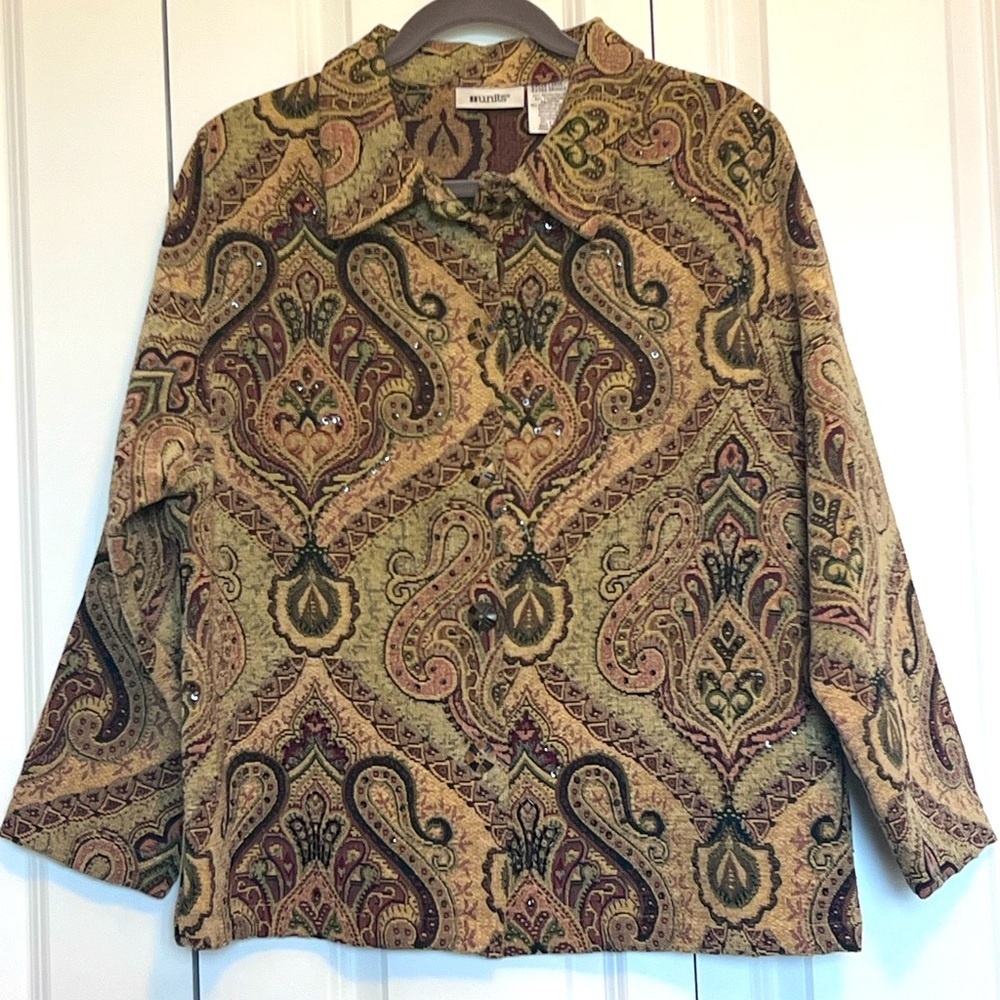Units tapestry paisley jacket with wood buttons